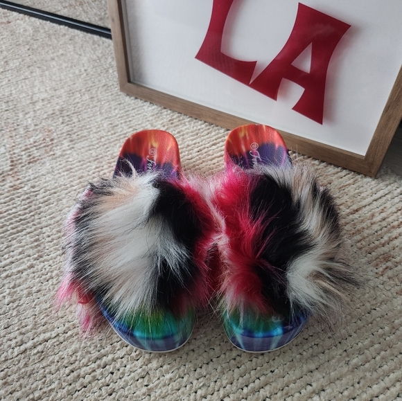 Faux Fur Tie Dye Platform Slides Red Multi - Picture 7 of 10